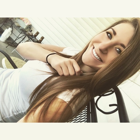 Meet your Posher, Allison - Picture 1 of 1